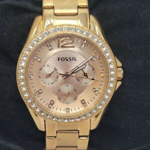 Fossil Riley ES2811 Women's Stainless Steel Analog Dial Quartz Wrist Watch DE670